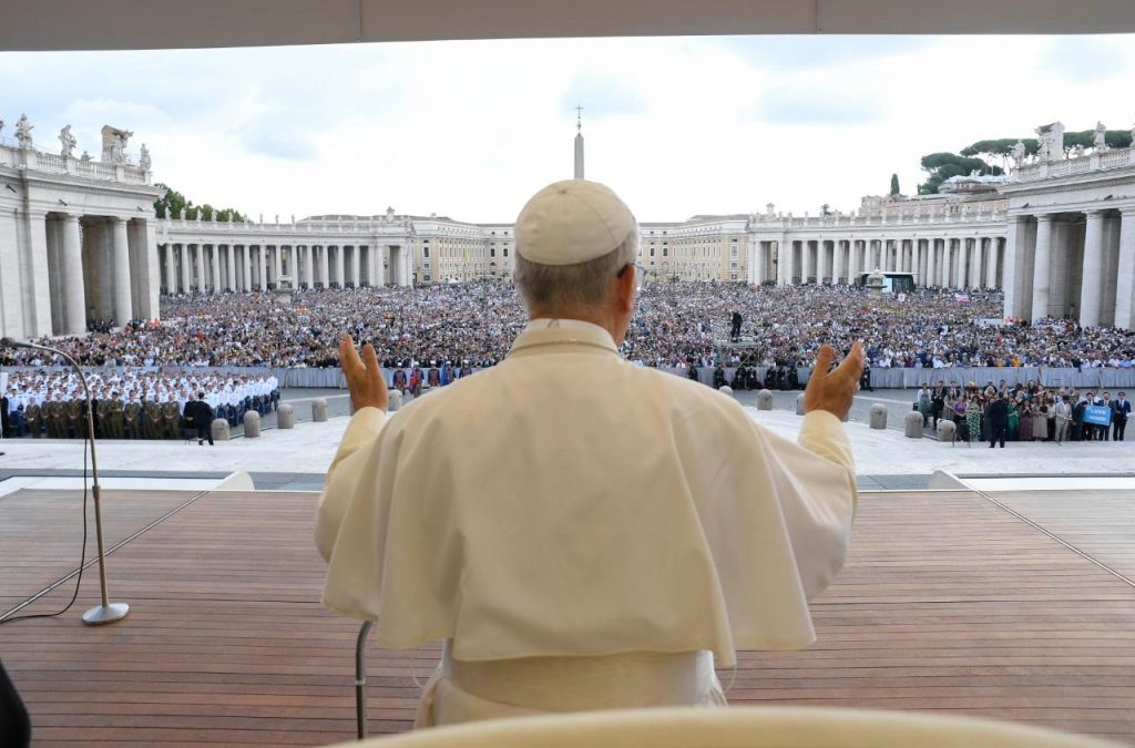 Leó pápa katekézise: Krisztus a mindennapos szenvedés poklába is elhozza nekünk a fényt 3 552777979 1380942654039839 8369898575324171007 n