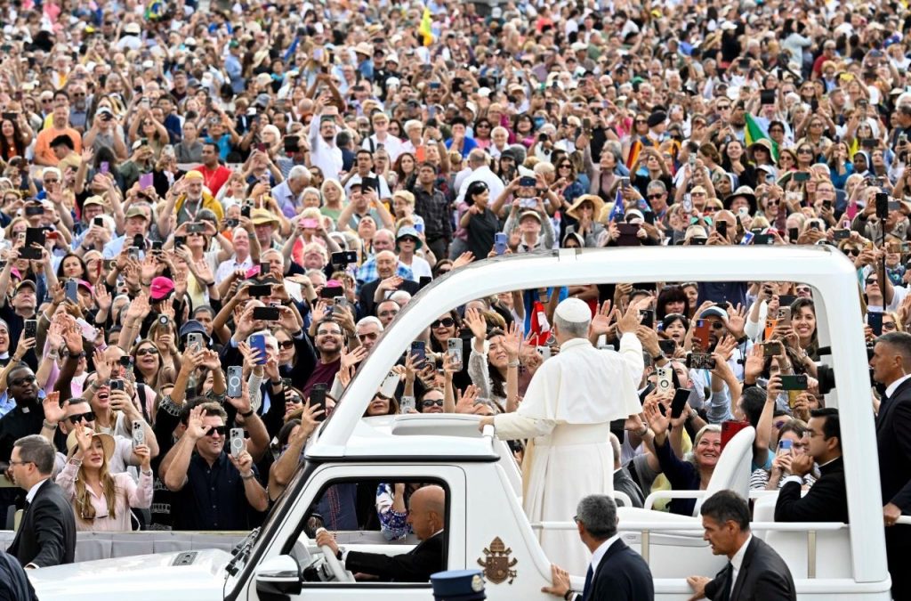 Leó pápa katekézise: Krisztus a mindennapos szenvedés poklába is elhozza nekünk a fényt 2 555048919 1380942664039838 7463241893445240253 n