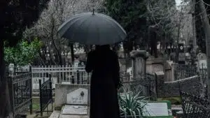 Mi szólhat az imádkozás mellett tragédiák idején?