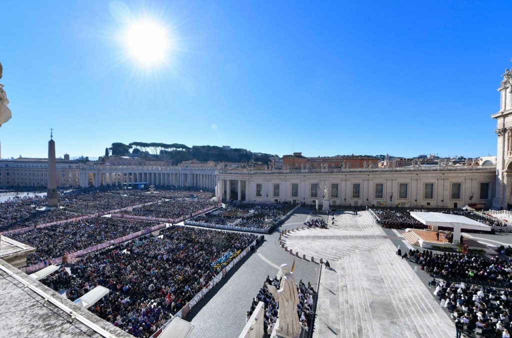 XIV. Leó pápa katekézise: A feltámadás csöndesen átalakítja szívünket 2 557510504 1394819802652124 5034685224730642010 n