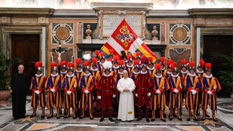 XIV. Leó pápa az újonc Svájci Gárdistákhoz: Legyetek a remény misszionáriusai! 2 XIV. Leó pápa az újonc Svájci Gárdistákhoz: Legyetek a remény misszionáriusai!