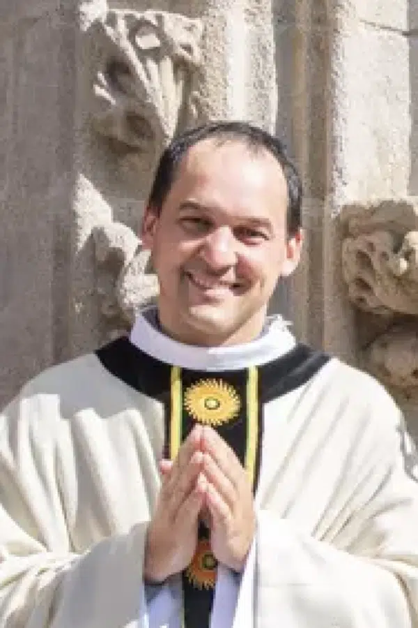 Vadászpilóta, bankár... Remek állásuk volt, mégis a papi hivatást választották 9 Jean Nielly