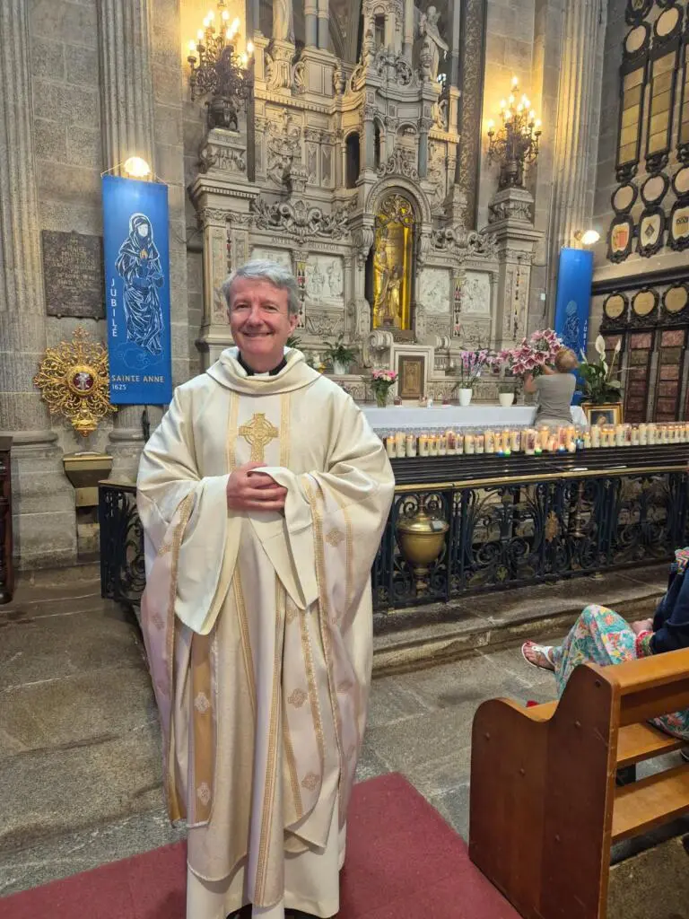 Vadászpilóta, bankár... Remek állásuk volt, mégis a papi hivatást választották 2 Thierry