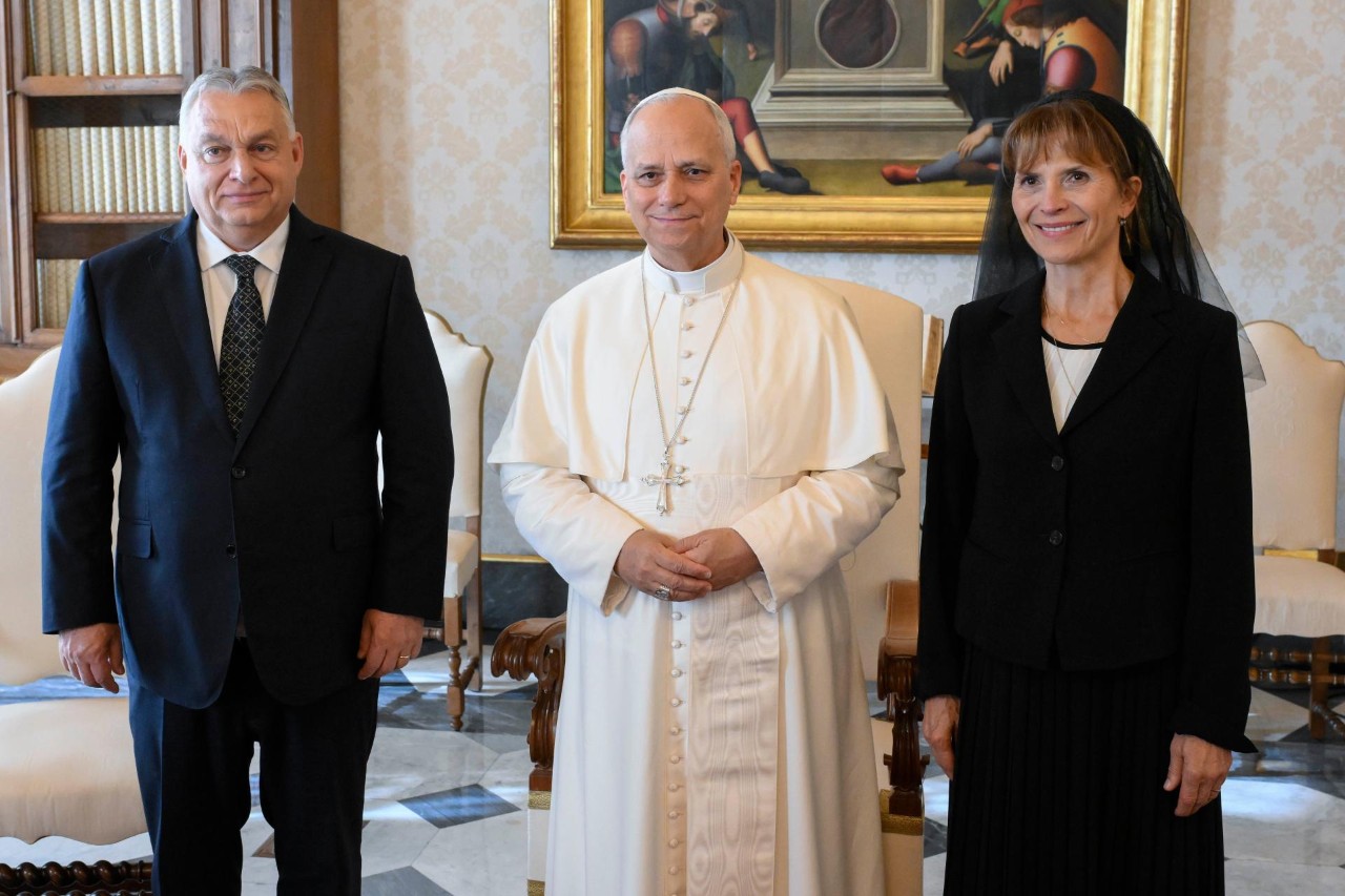 Szívélyes találkozó a Vatikánban: XIV. Leó pápa és Orbán Viktor megbeszélése a családról, fiatalokról és békéről 1 XIV. Leo papa Orban Viktor talalkozo 5