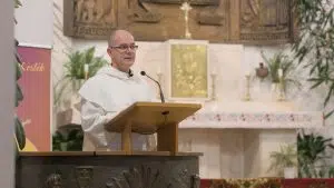 A szentmise szimbólumai – látható jelek a Láthatatlanról – Zarándok Est Puskás Antal OSPPE atyával