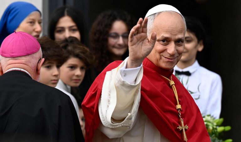 Leó pápa Isztambulban: Kerüljük a mai új-ariánus kísértést és valljuk a teljes Krisztust! 3 Leó pápa Isztambulban: Kerüljük a mai új-ariánus kísértést és valljuk a teljes Krisztust!