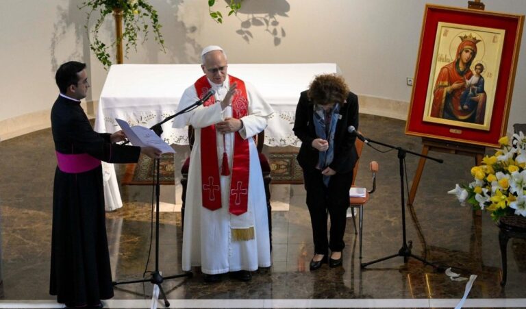 Leó pápa az isztambuli szegénygondozó házban: az idősek bölcsességet és gazdagságot jelentenek mindenki számára 2 Leó pápa az isztambuli szegénygondozó házban: az idősek bölcsességet és gazdagságot jelentenek mindenki számára