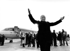 A plébános, aki repülőteret építtetett