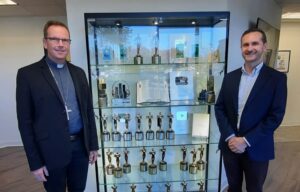 Az evangelizáció és lelki megújulás szolgálatában – Fábry Kornél püspök látogatása az Ascensionnél új távlatokat nyit a magyar katolikus médiában 5 Az evangelizáció és lelki megújulás szolgálatában – Fábry Kornél püspök látogatása az Ascensionnél új távlatokat nyit a magyar katolikus médiában