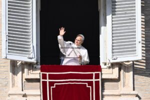 XIV. Leó pápa Úrangyala imája: A béke mindig lehetséges!