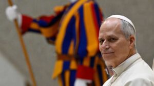 A Vatikán cáfolja, hogy a pápa elutasította volna Macron látogatását