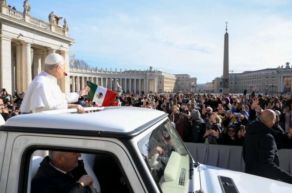 A pápa katekézise: Isten az egyházon keresztül gyűjti egybe és magához az emberiséget 3 635140095 1515131193954317 9050593041905083086 n