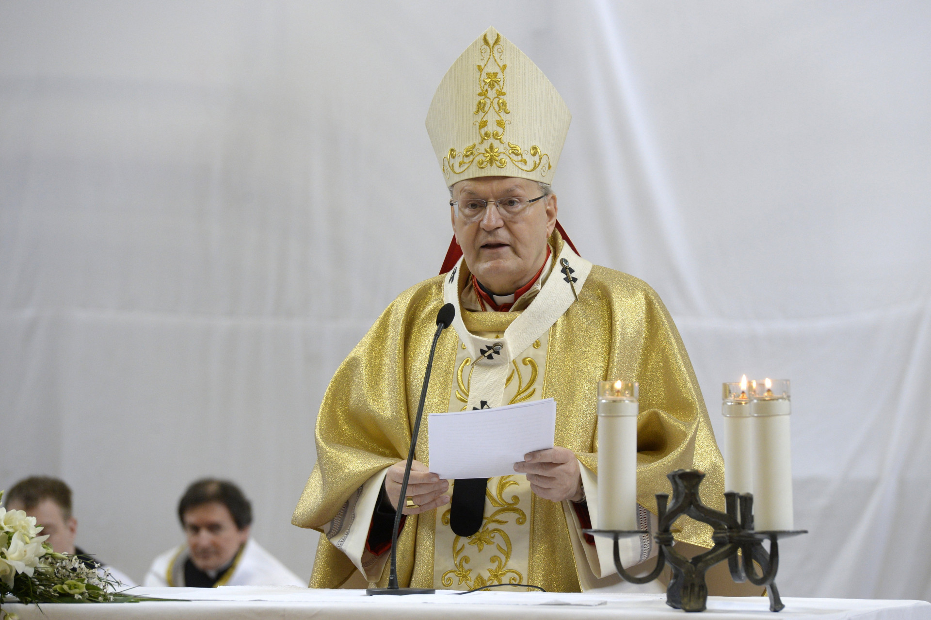 Erdő Péter állapota stabil, szépen erősödik – üzenet a kórházból – FRISSÍTVE 1 Erdo Peter biboros