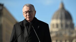 Parolin bíboros: a Szentszék nem vesz részt a Béketanácsban