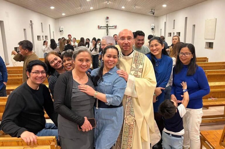 „Itt semmi sem magatol ertetodo – allitja Tomaz atya a Gronlandon elo pap