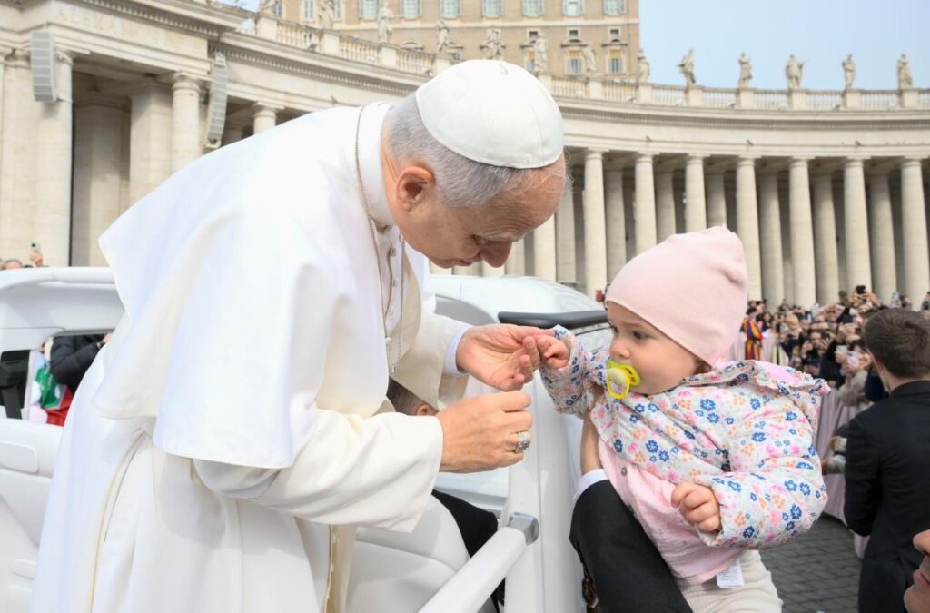 Leó pápa katekézise: A közösségen és a szereteten keresztül építhetjük Krisztus egyházát 4 646454798 1527756989358404 4758368857199033385 n