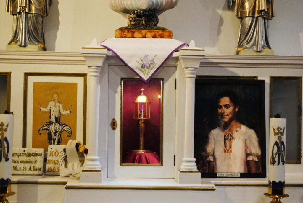 Bodi Maria ereklyeje a Balatonfuzfoi templomban Egyedi