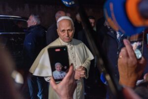 Egy Vatikán-szakértő szerint „nagyon zavaró”, amikor a pápát liturgia közben fényképezik 2 Egy Vatikán-szakértő szerint „nagyon zavaró”, amikor a pápát liturgia közben fényképezik