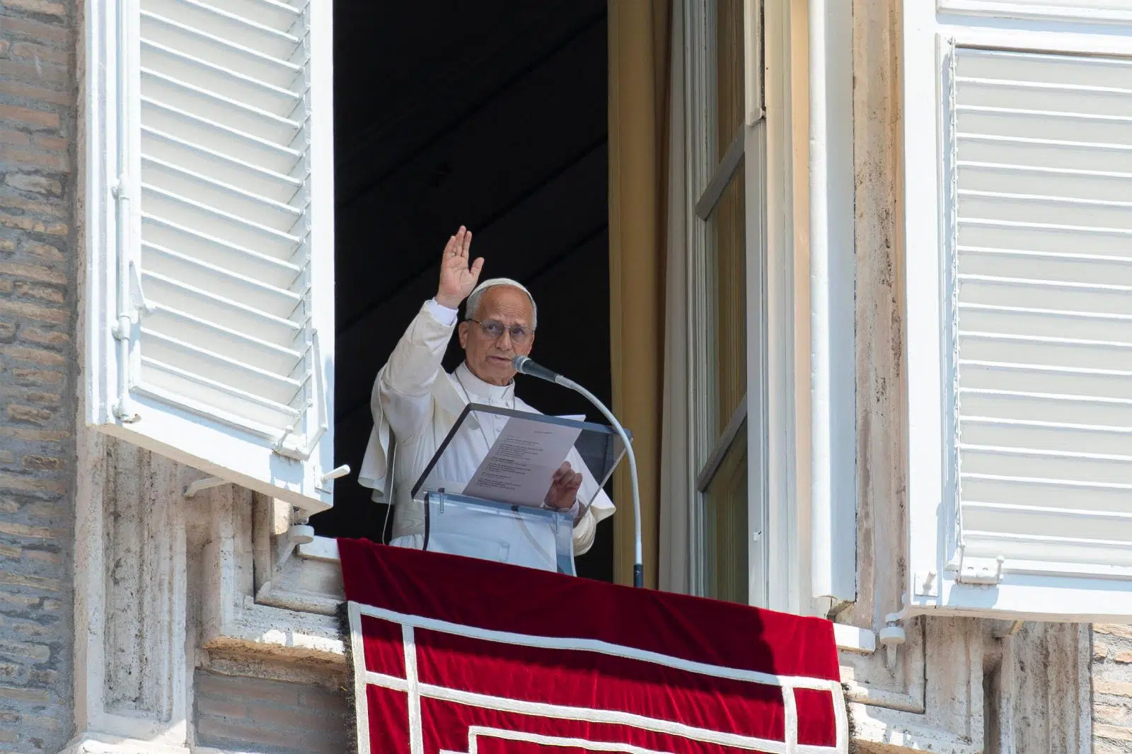Leo papa Urangyala 0628