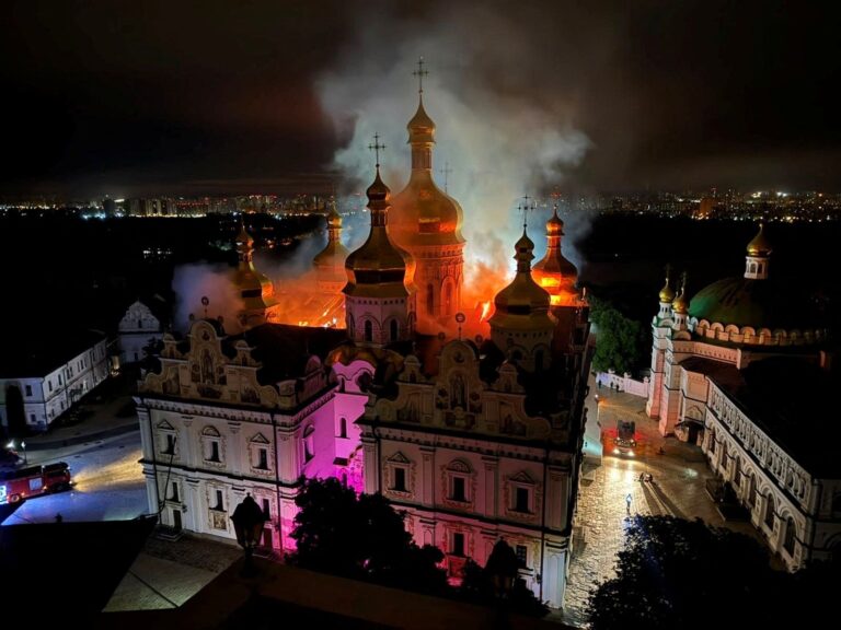 Oroszország az emberiség és a kereszténység ellen követett el bűncselekményeket 1 Pecserszka lavra fire
