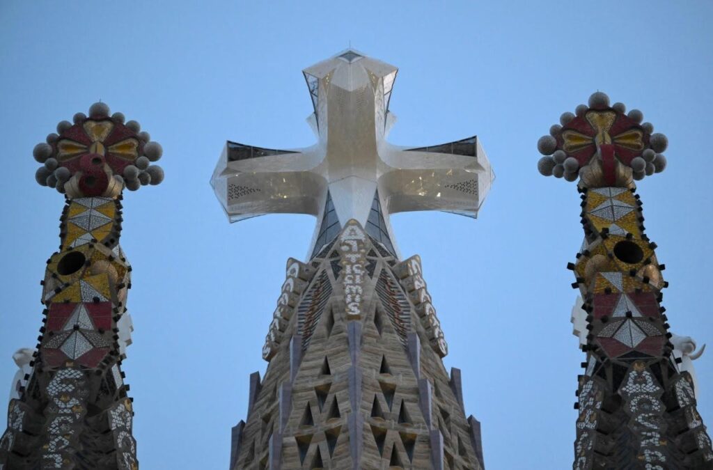 Sagrada Família: Gaudí halála után száz évvel a pápa megáldotta a Krisztus-tornyot 3 Sagrada Familia Leo papa megaldas 2