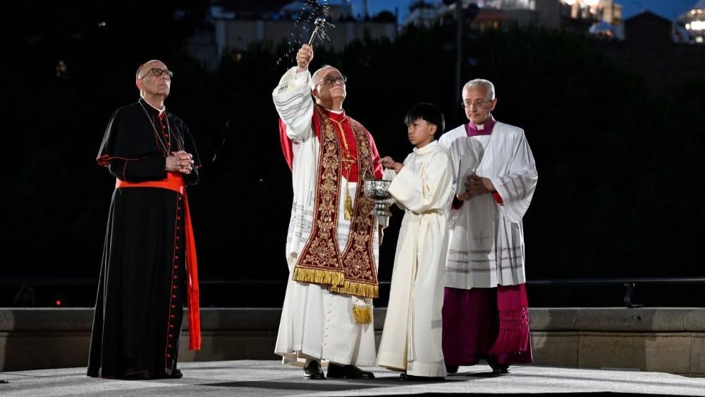 Sagrada Família: Gaudí halála után száz évvel a pápa megáldotta a Krisztus-tornyot 2 Sagrada Familia Leo papa megaldas 3