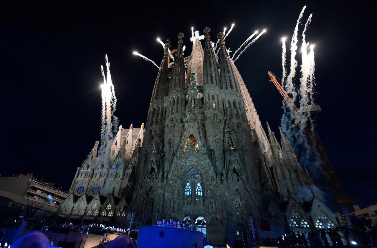 Sagrada Família: Gaudí halála után száz évvel a pápa megáldotta a Krisztus-tornyot 1 Sagrada Familia Leo papa megaldas