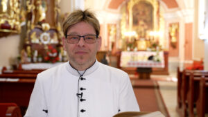 Vasárnapi ráhangoló: „Gondolj az egész útra!” – a hála, a próbatétel és az Istennel való találkozás fontosságáról 1 Vasárnapi ráhangoló: „Gondolj az egész útra!” – a hála, a próbatétel és az Istennel való találkozás fontosságáról