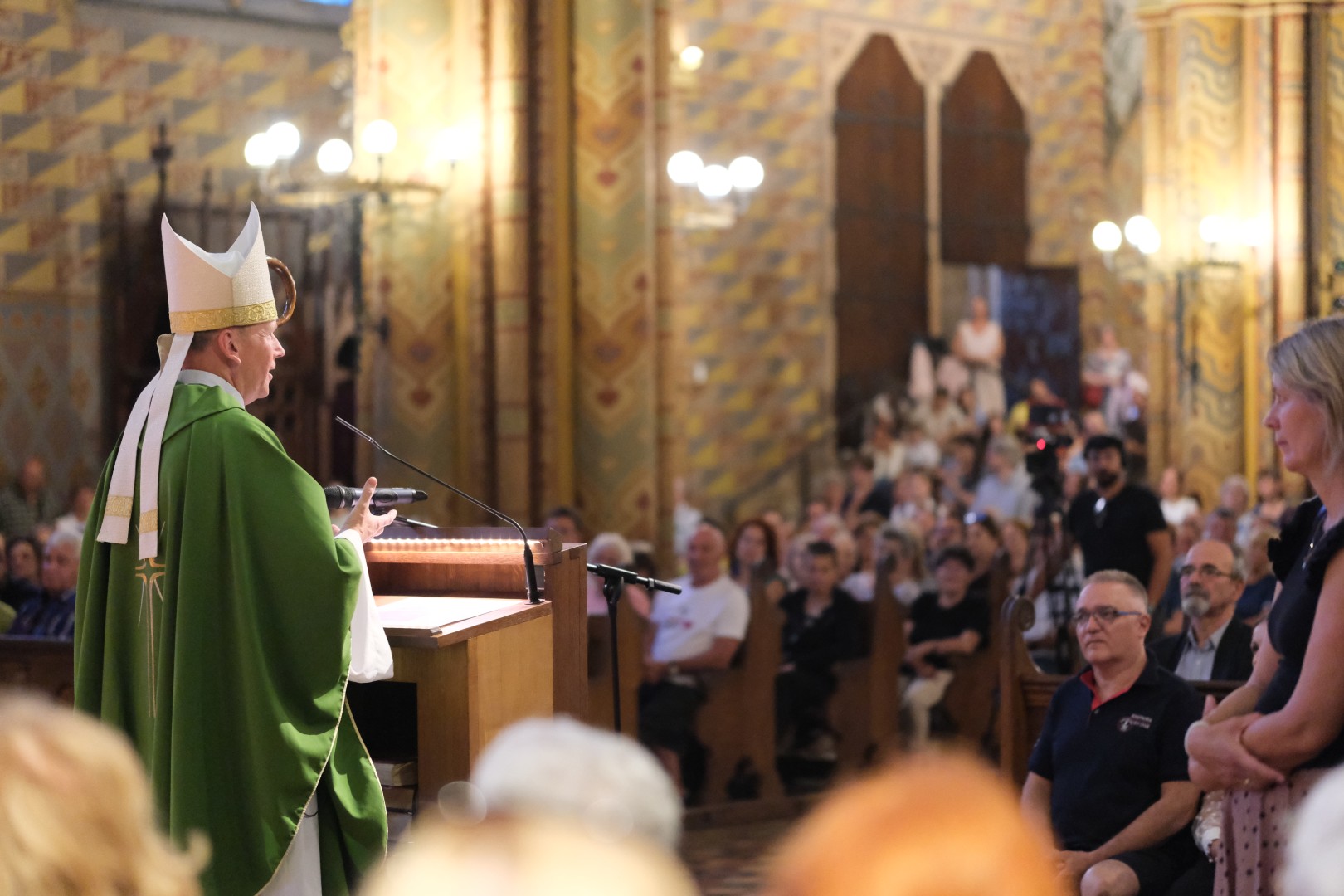 Fél év Isten igéjével – hálaadó szentmisén ünnepeltük a Biblia egy év alatt podcast első fél évét 3 2026.07.05 Fabry Kornel Biblia egy ev alatt halaadas 3 Nagy