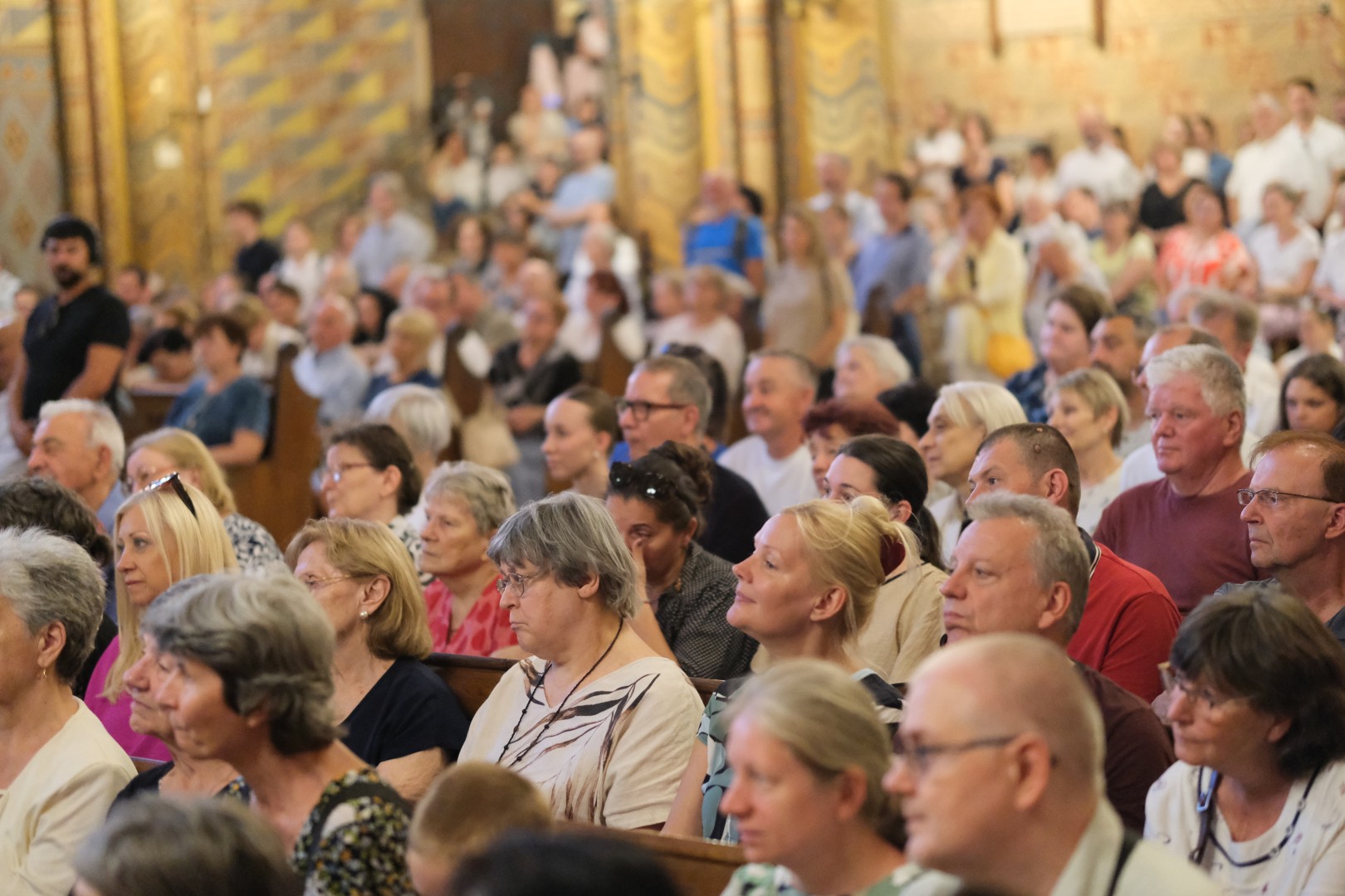 Fél év Isten igéjével – hálaadó szentmisén ünnepeltük a Biblia egy év alatt podcast első fél évét 6 2026.07.05 Fabry Kornel Biblia egy ev alatt halaadas 4 Nagy