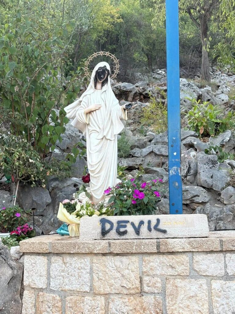 2026.07.28 Medjugorje vandalizmus 5