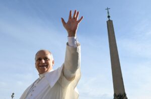 XIV. Leó pápa levele az Amerikai Egyesült Államok megalapításának 250. évfordulója alkalmából 2 XIV. Leo papa a Szent Peter teren