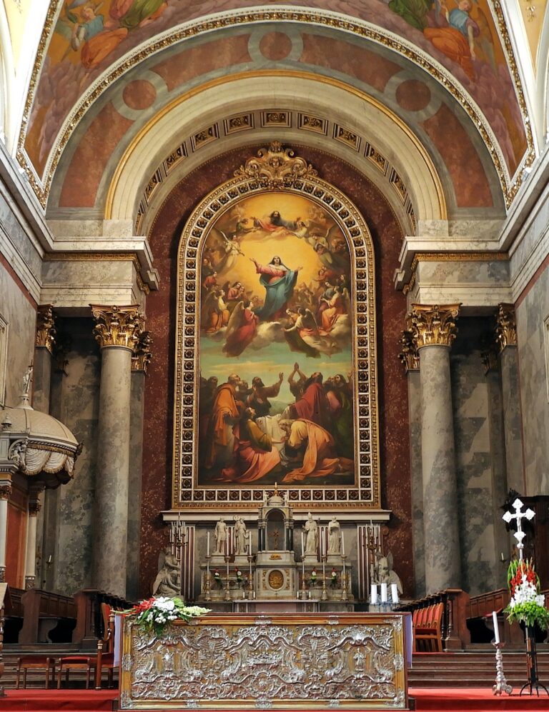 Miért nagy ünnep augusztus 15-e, Szűz Mária mennybevétele a katolikusok számára? 1 Esztergomi bazilika Maria mennybevitele Michelangelo Grigoretti
