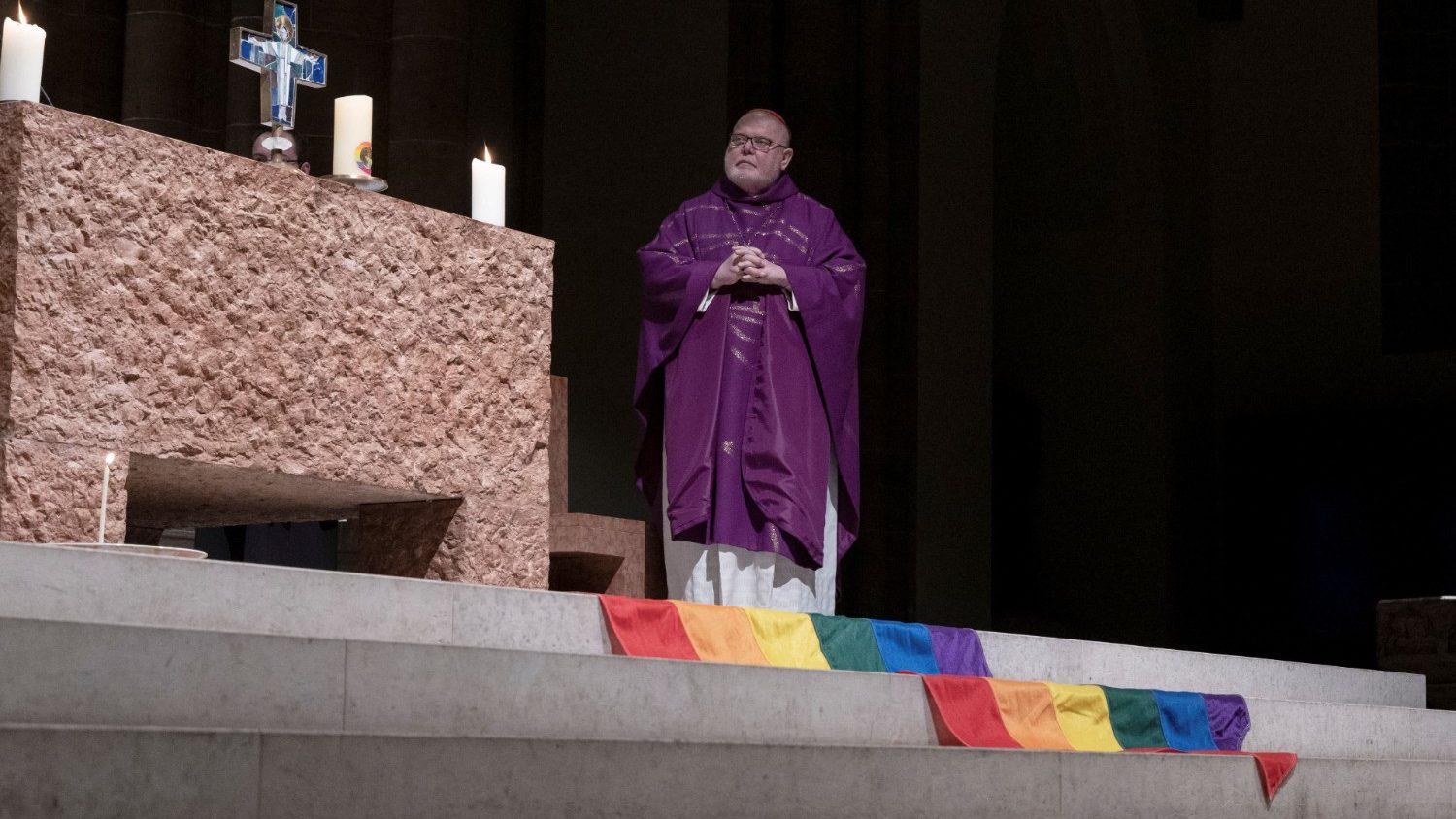 Az áldásra vonatkozó útmutató hűségkonfliktushoz vezet: müncheni papok levele Marx bíborosnak 1 Marx biboros