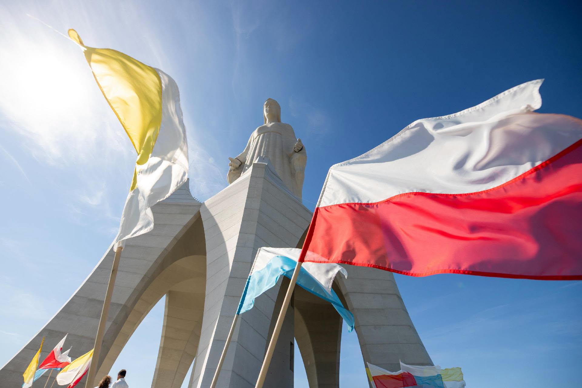 A lengyelek megépítették Európa legmagasabb Szűzanya szobrát 1 lengyel Szuzanya szobor 4
