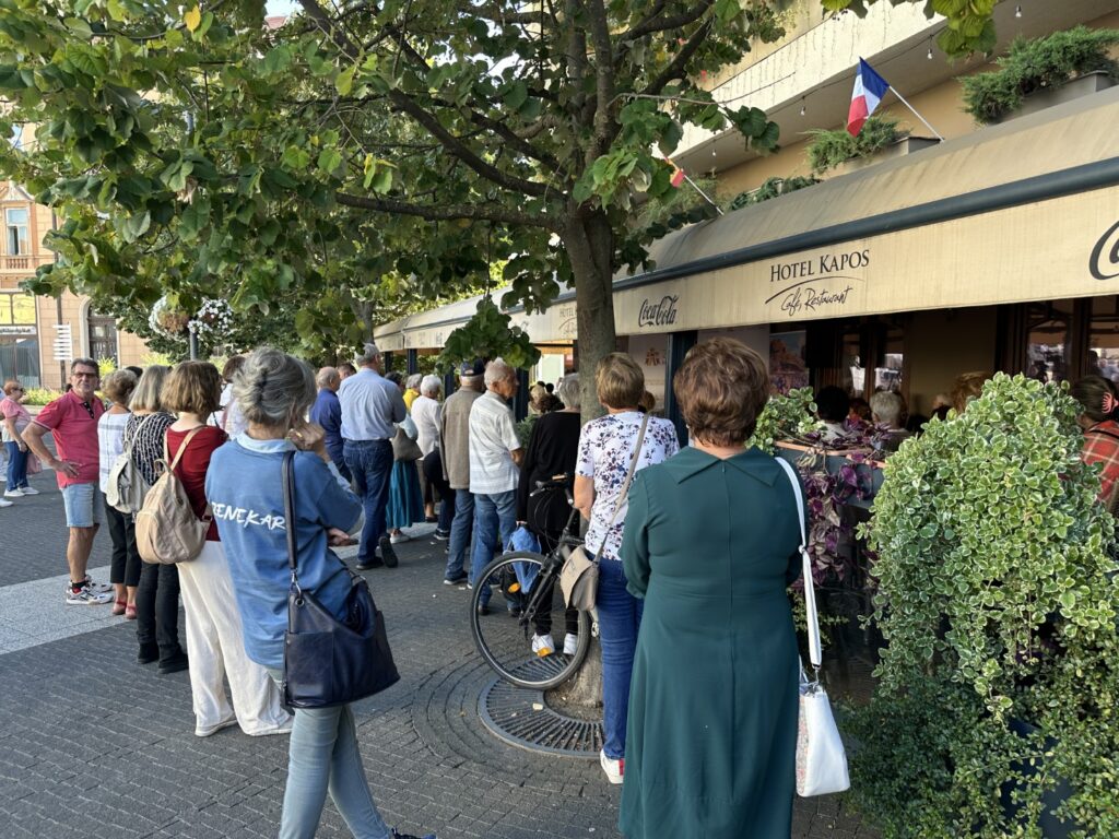 „A vágyam az, hogy Isten igéje minden emberhez jusson el” – Biblia egy év alatt közönségtalálkozó Kaposváron 6 2026.09.18 Kaposvar BIY kozonsegtalalkozo 15 Nagy