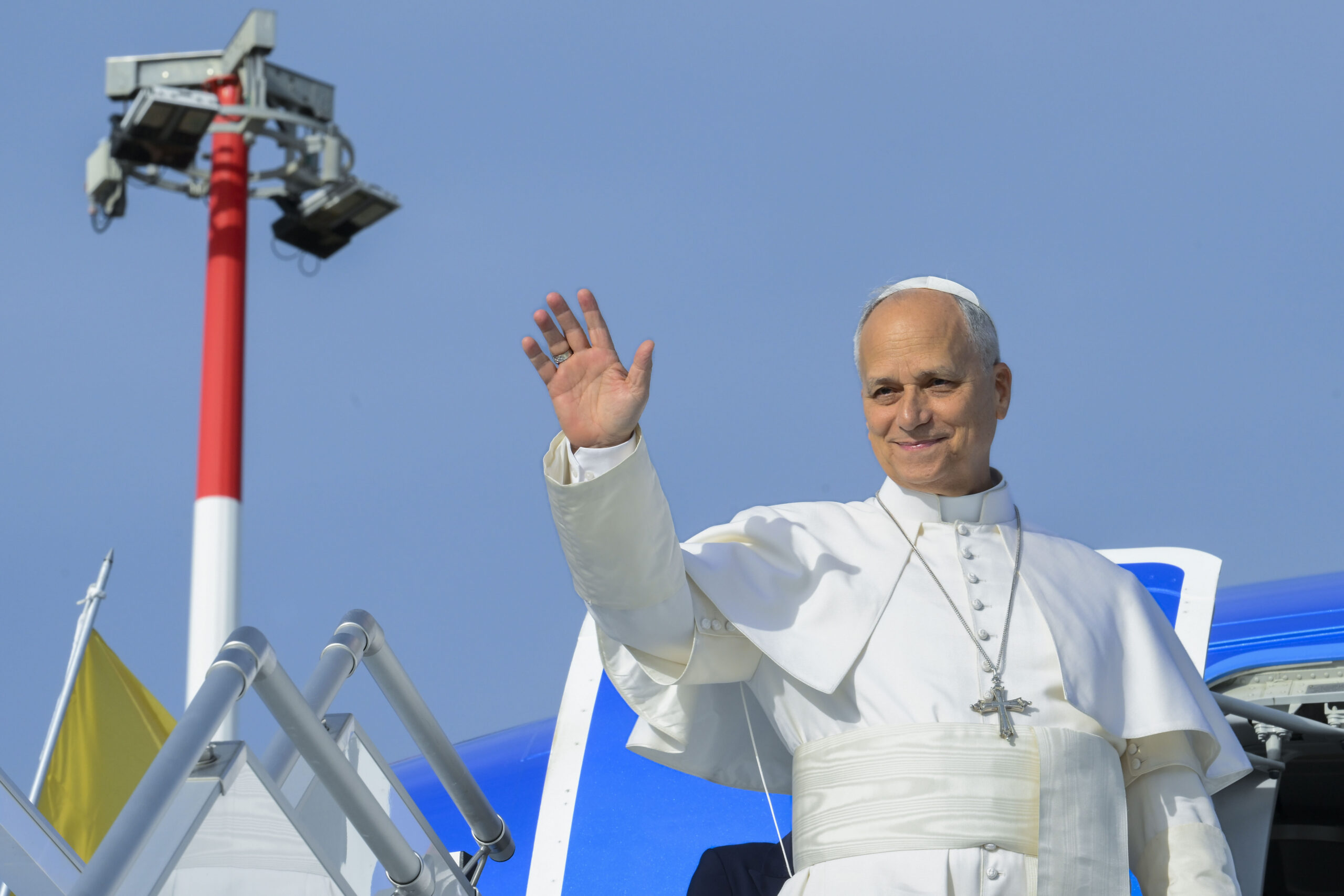 Milliós látogatottságot várnak Leó pápa franciaországi látogatásának eseményeire 1 Leo papa repulo scaled