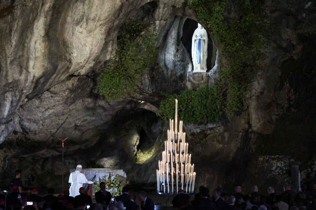 XIV. Leó pápa Lourdes-ban: „Legyetek az élet szenvedélyes szolgálói!” 2 XIV. Leo papa Lourdesban 6