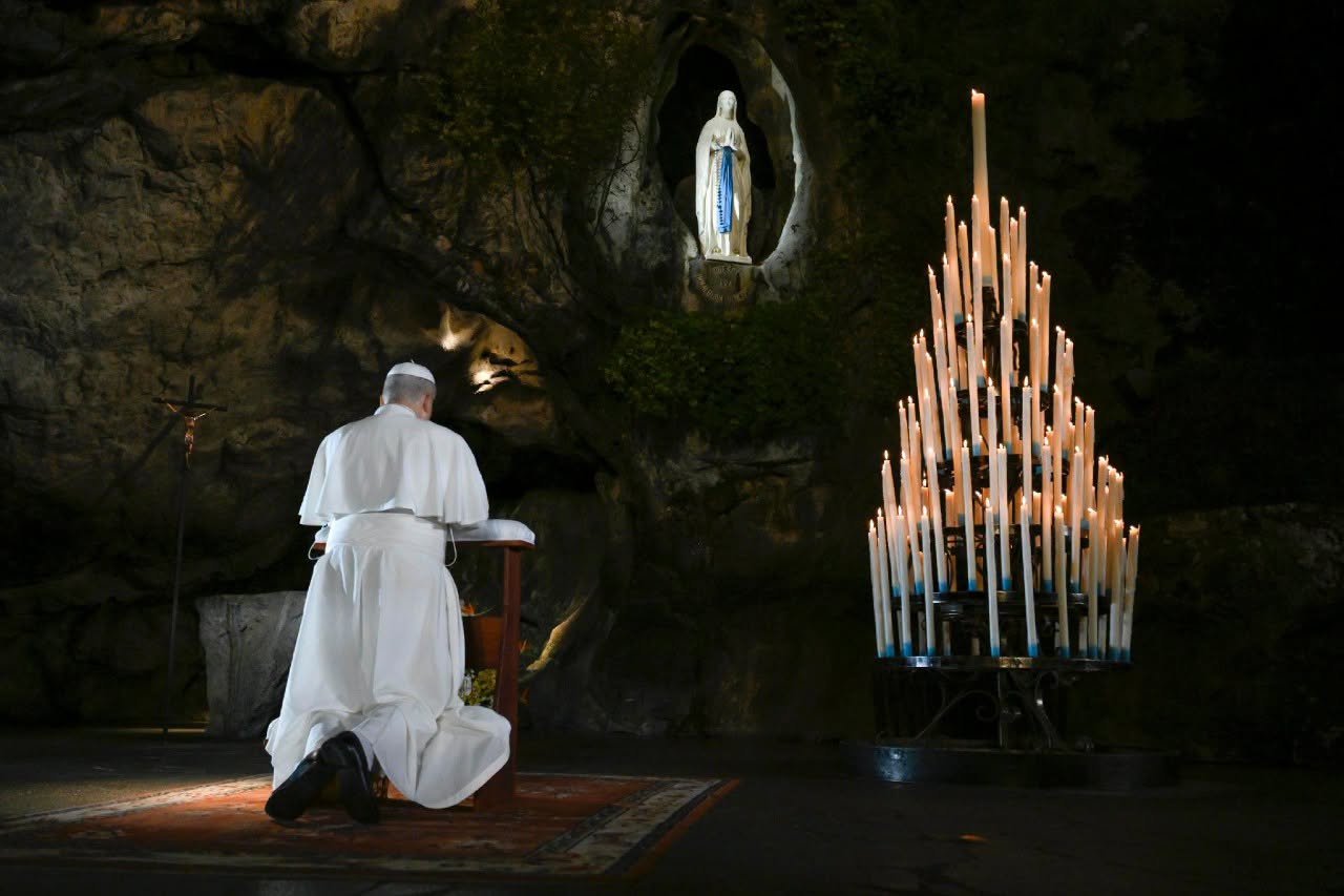 XIV. Leó pápa Lourdes-ban: „Legyetek az élet szenvedélyes szolgálói!” 1 XIV. Leo papa Lourdesban 7