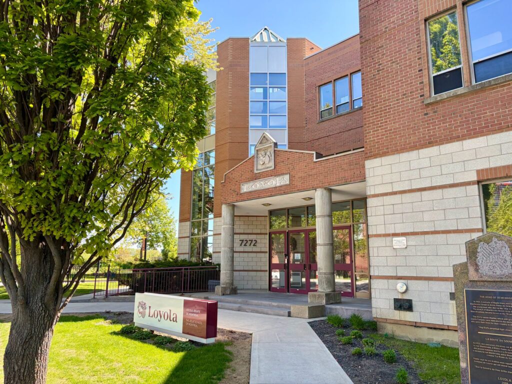 Egy kanadai katolikus iskola lemond az állami támogatásról a radikális „imatilalom” miatt 2 Loyola High School Canada