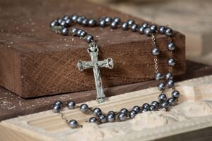 Boldog Fulton Sheen érsek elmélkedései a rózsafüzér tizenöt titkáról – A fájdalmas titkok 10 Boldog Fulton Sheen érsek elmélkedései a rózsafüzér tizenöt titkáról – A fájdalmas titkok