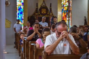 A térdepelés a liturgiában az imádkozó lélek beszéde 1 A térdepelés a liturgiában az imádkozó lélek beszéde
