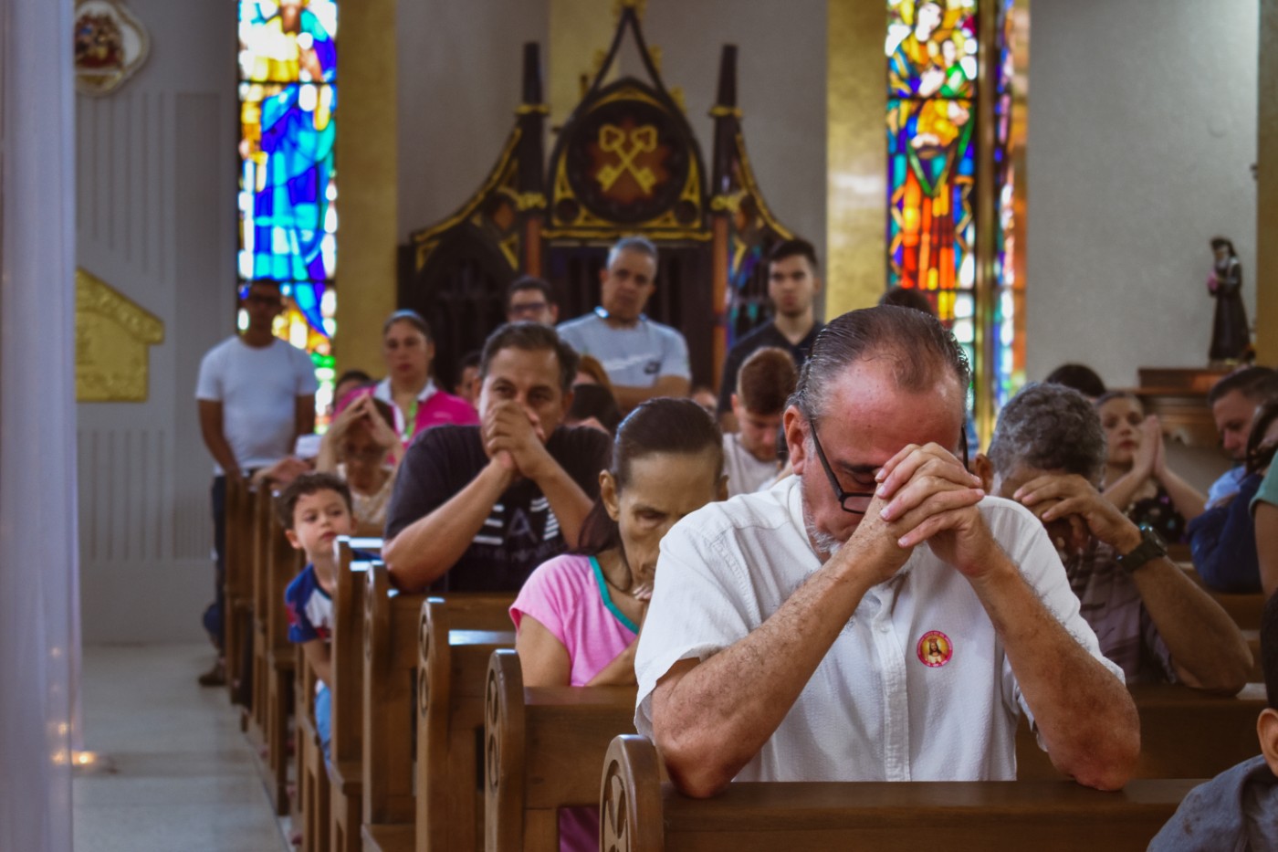 A térdepelés a liturgiában az imádkozó lélek beszéde 1 terdeles szentmise 2 Egyedi